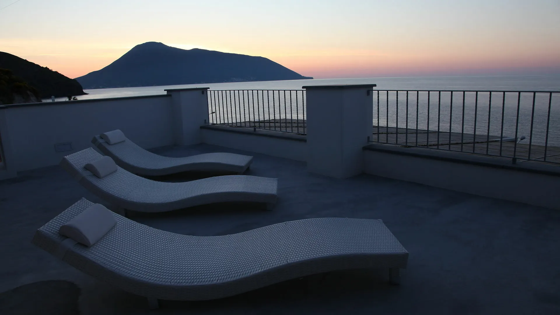 Hotel Cutimare - Aeolian Charme Acquacalda