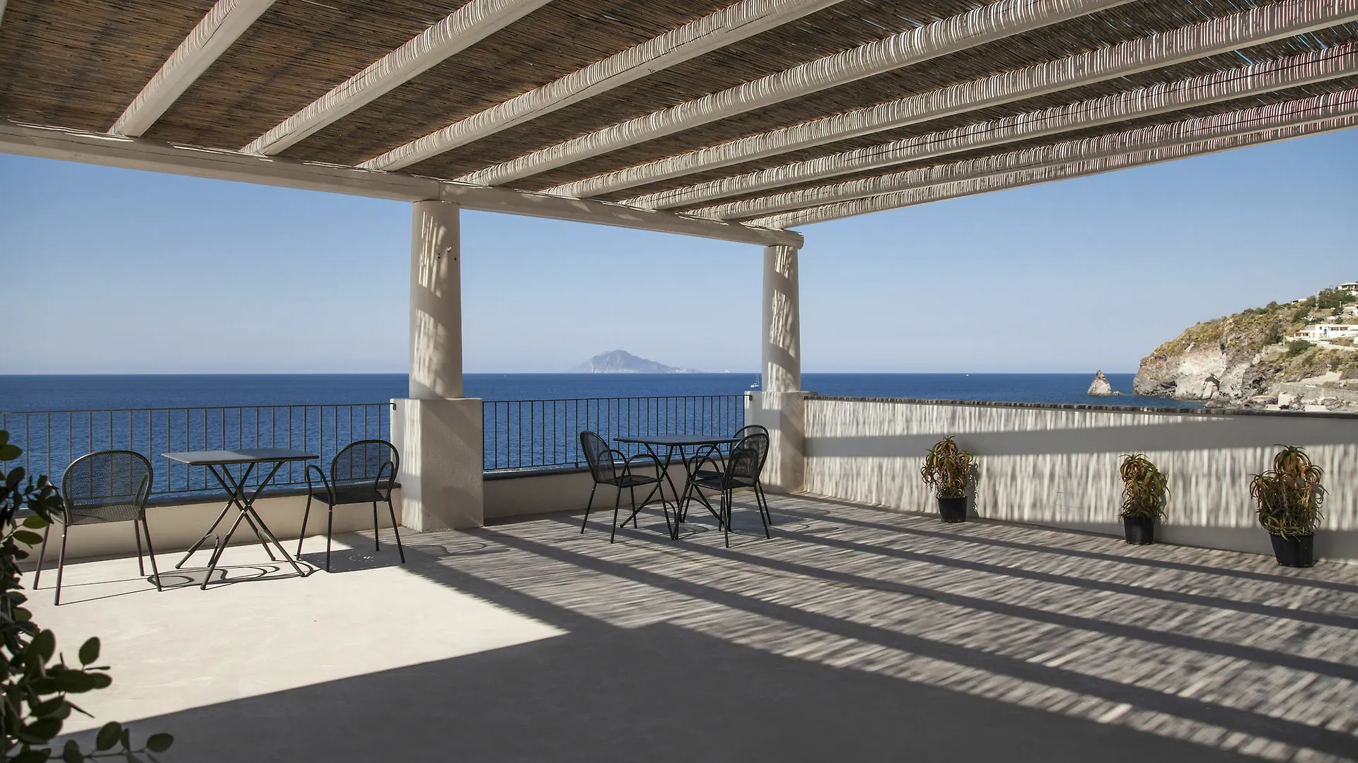 Hotel Cutimare - Aeolian Charme Acquacalda