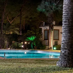 Laura - Antico Borgo Di Sicilia Milici