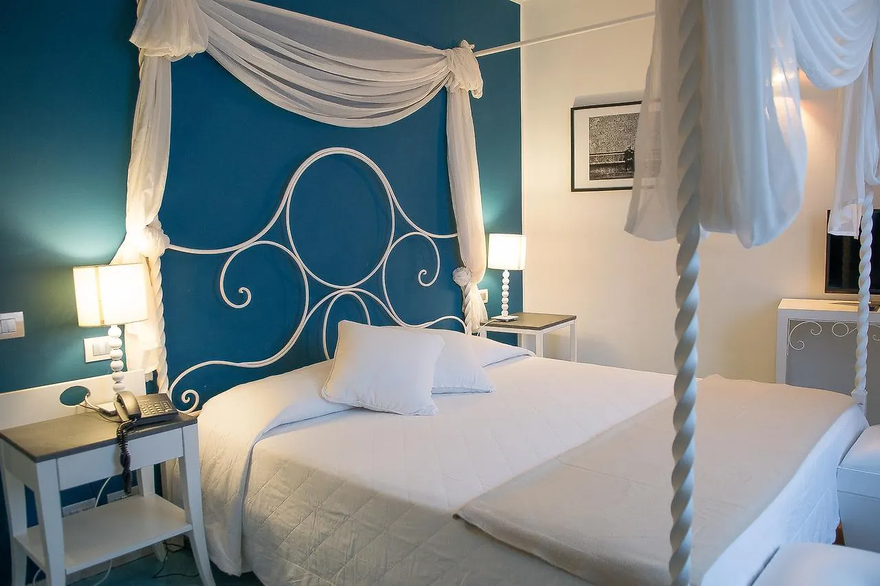 Hotel Cutimare - Aeolian Charme Acquacalda